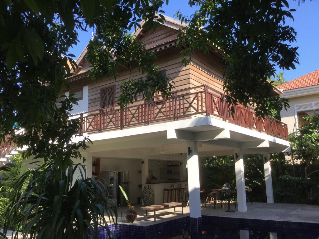 Enkosa 4-Bedroom Wooden Luxury House Siem Reap Luaran gambar