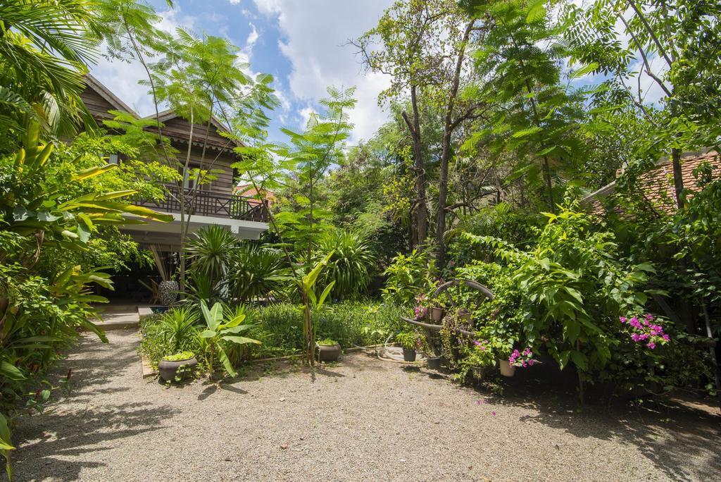 Enkosa 4-Bedroom Wooden Luxury House Siem Reap Luaran gambar